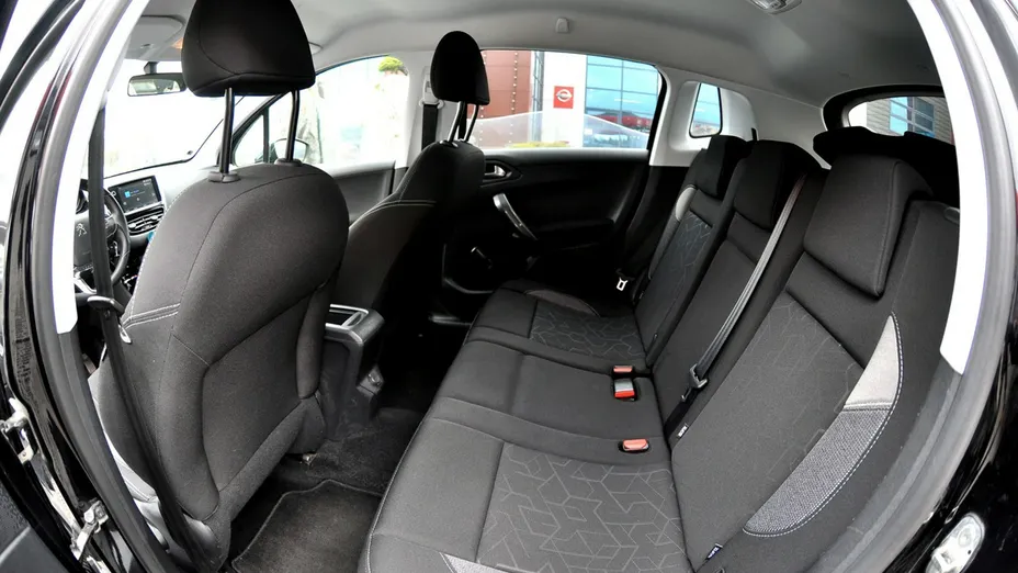 PEUGEOT 2008 -