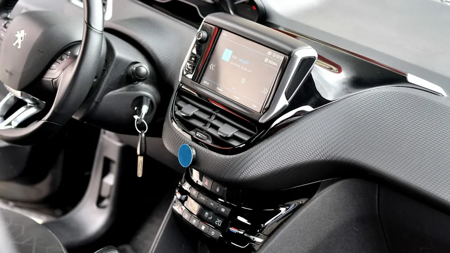 PEUGEOT 2008 -