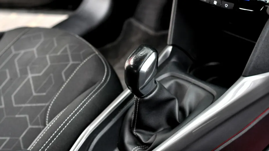PEUGEOT 2008 -