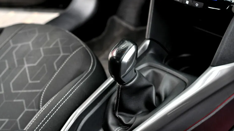PEUGEOT 2008 -