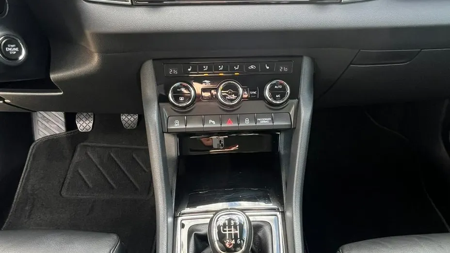 SKODA Karoq -