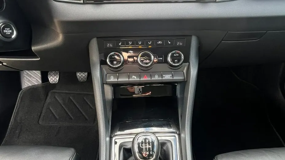 SKODA Karoq -