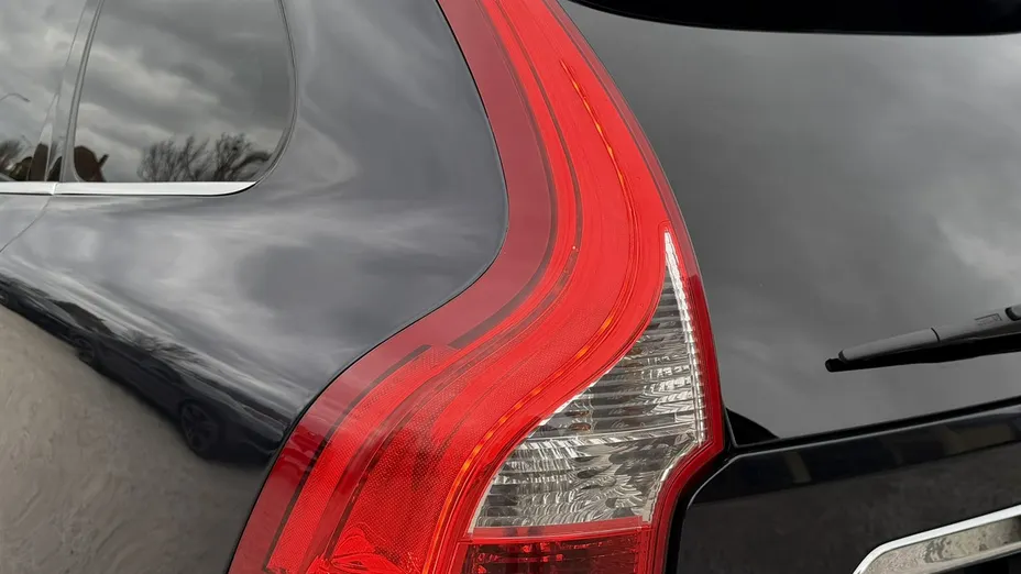 VOLVO XC60 -