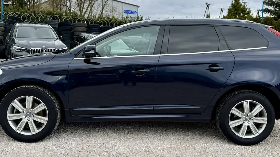 VOLVO XC60 -