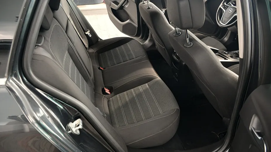 OPEL Insignia -