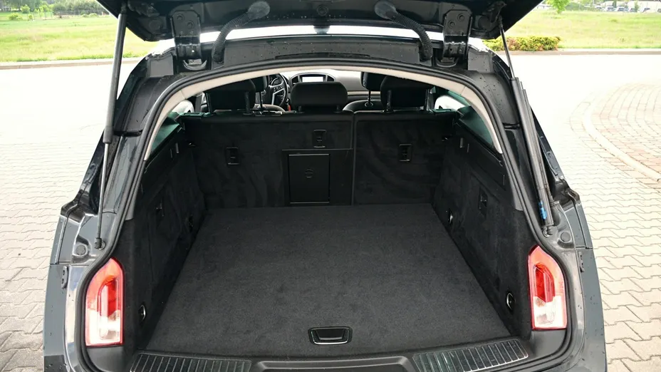 OPEL Insignia -