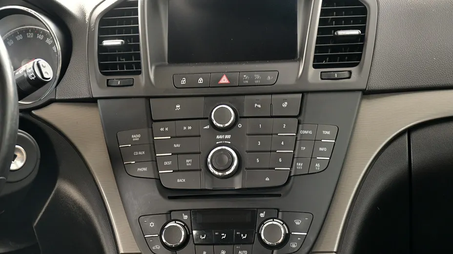 OPEL Insignia -