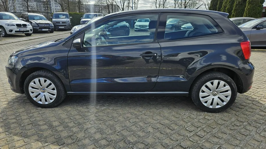 VOLKSWAGEN Polo -