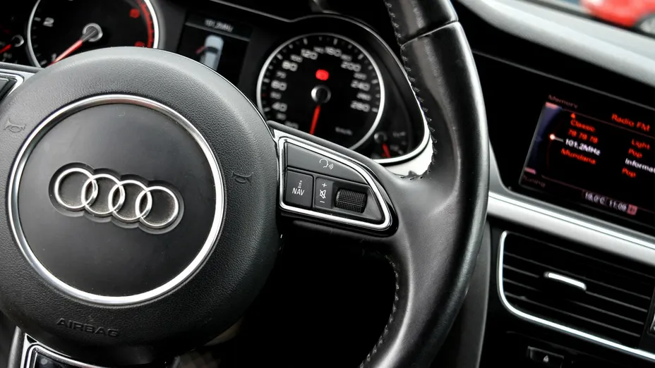 AUDI A4 -