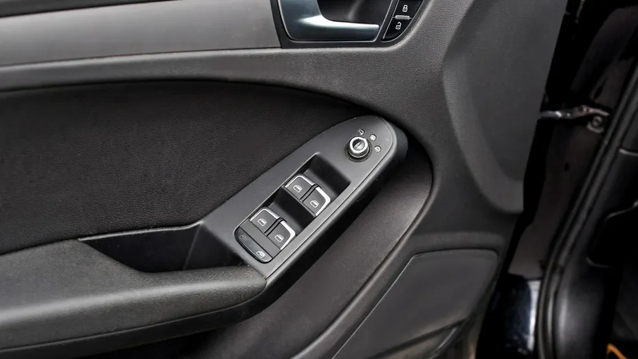 AUDI A4 -