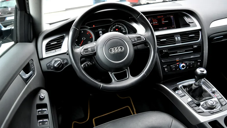 AUDI A4 -