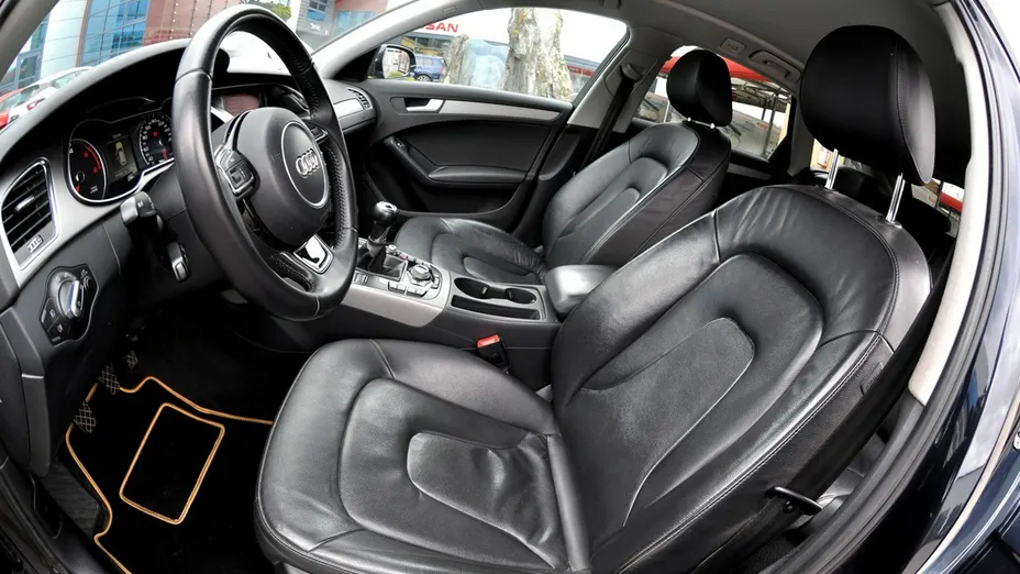 AUDI A4 -