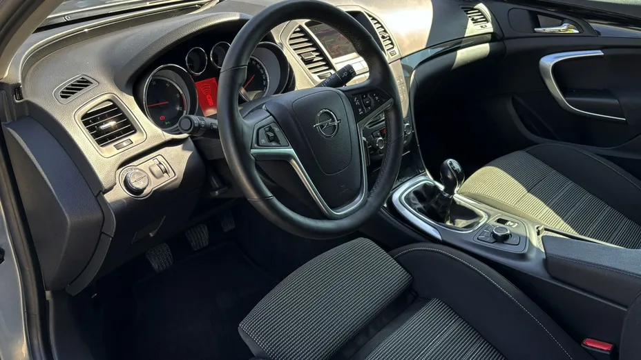 OPEL Insignia -