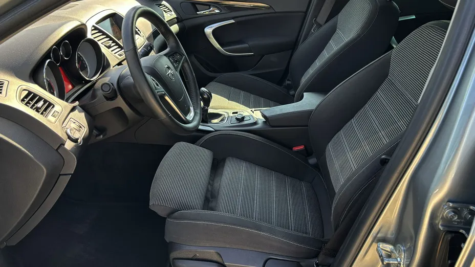 OPEL Insignia -