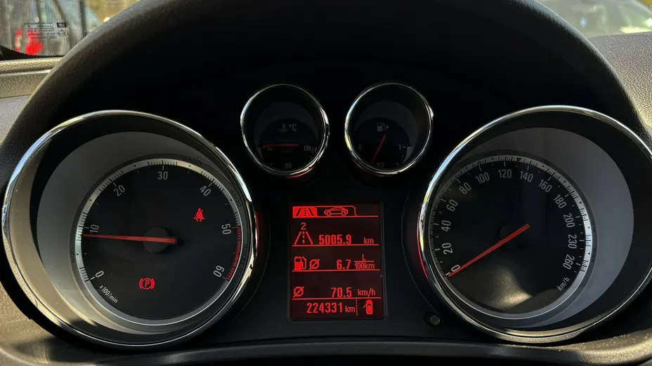 OPEL Insignia -