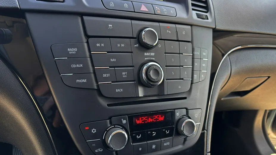 OPEL Insignia -
