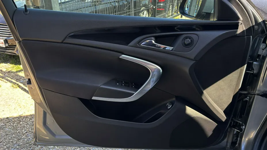 OPEL Insignia -