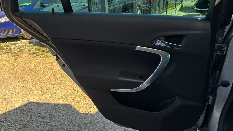 OPEL Insignia -