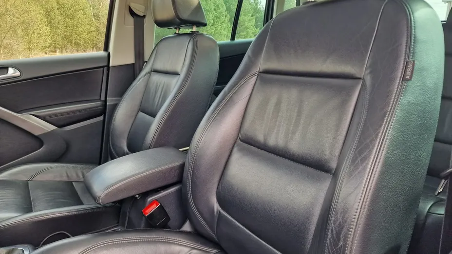 VOLKSWAGEN Tiguan -