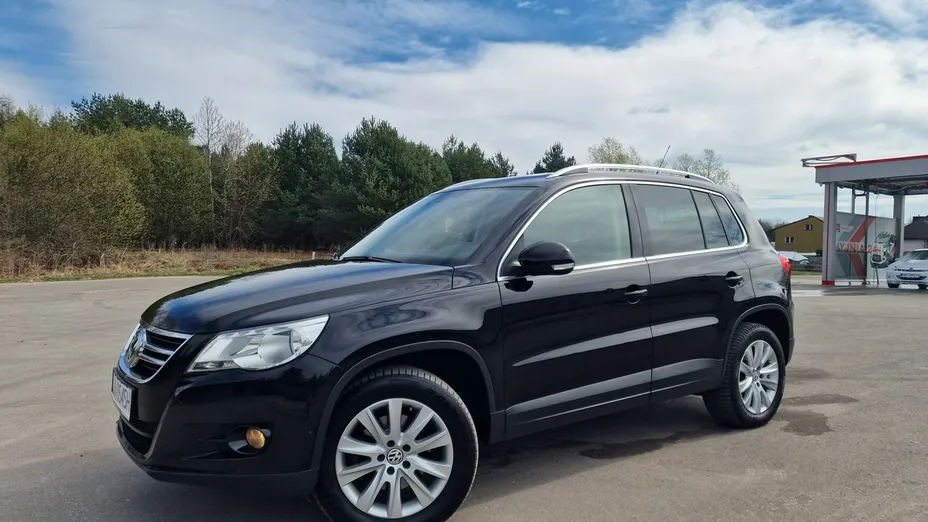 VOLKSWAGEN Tiguan -