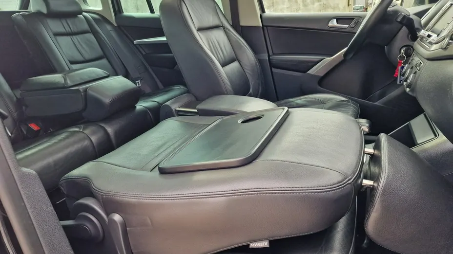 VOLKSWAGEN Tiguan -