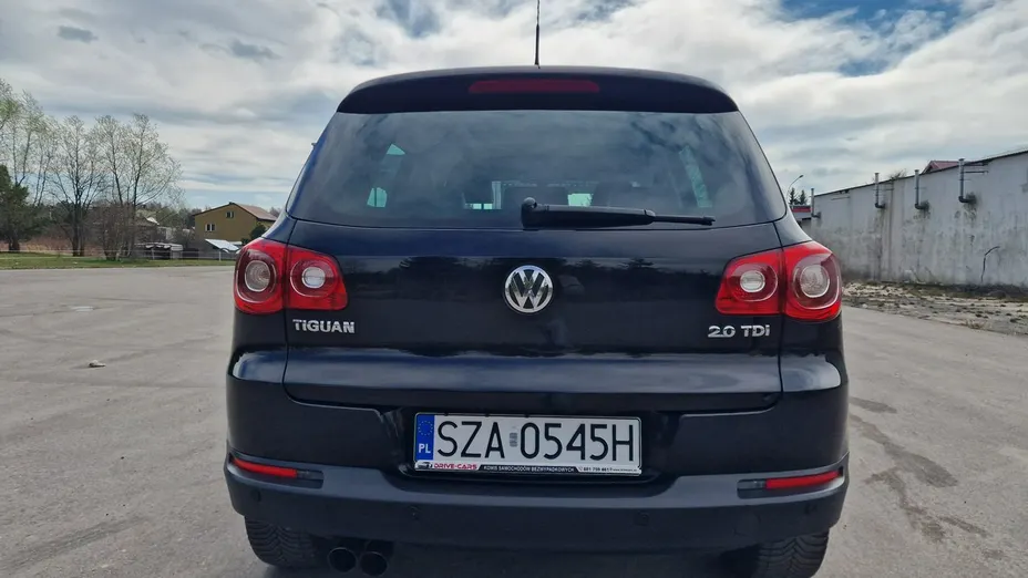 VOLKSWAGEN Tiguan -