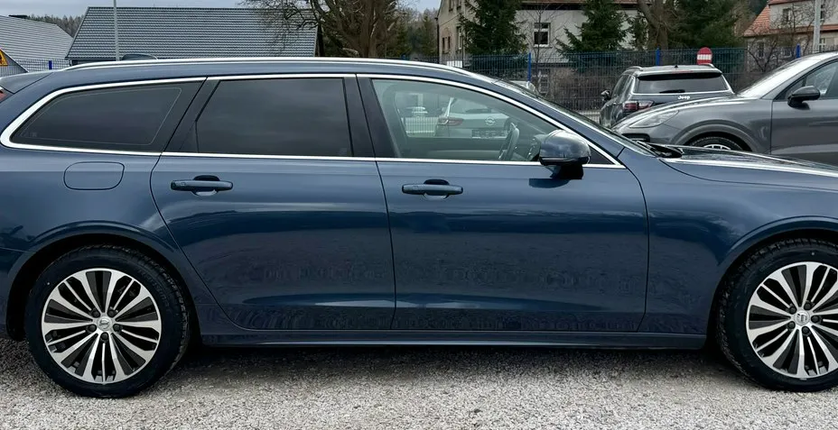 VOLVO V90 -