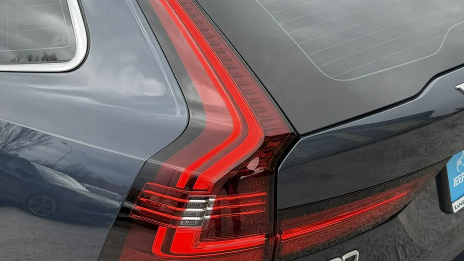VOLVO V90 -