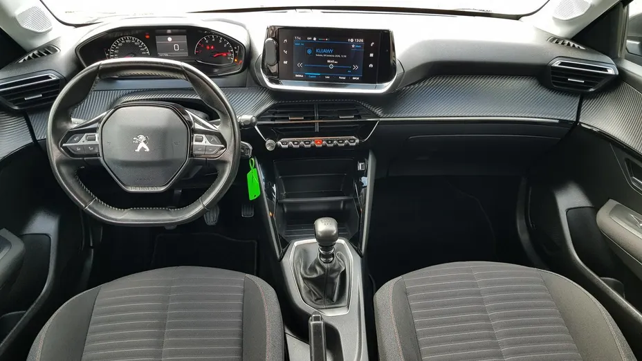 PEUGEOT 208 -