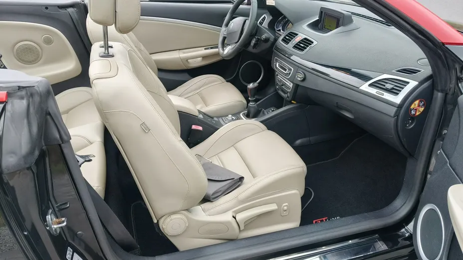 RENAULT Megane -