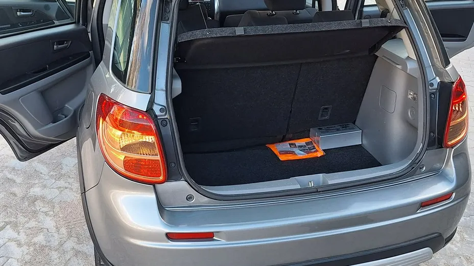 SUZUKI SX4 -