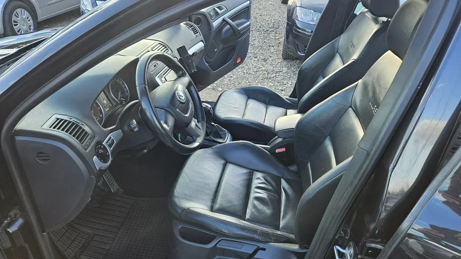 SKODA Octavia -
