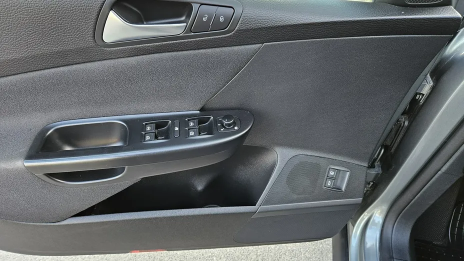 VOLKSWAGEN Passat -