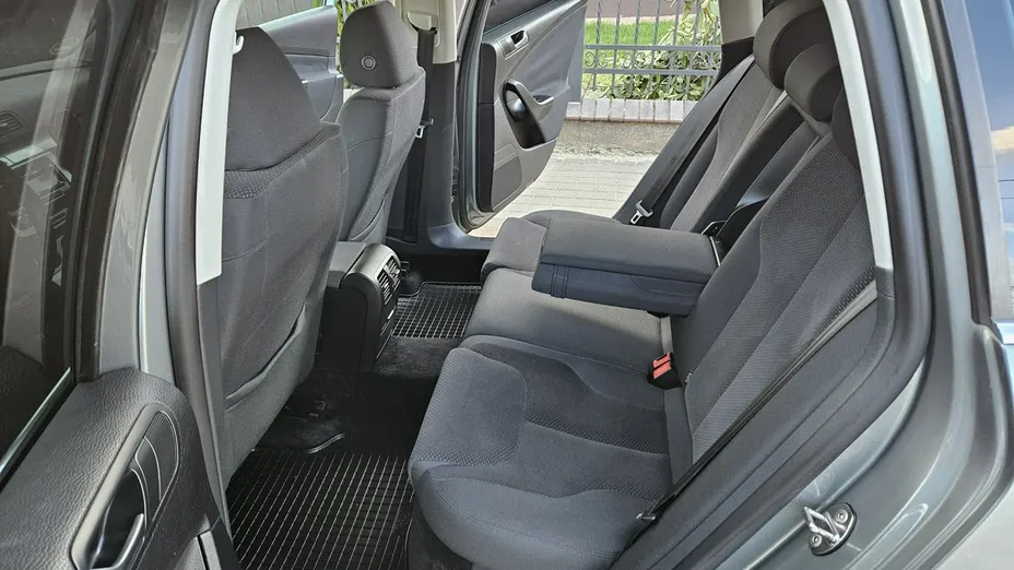 VOLKSWAGEN Passat -