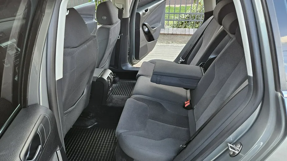 VOLKSWAGEN Passat -