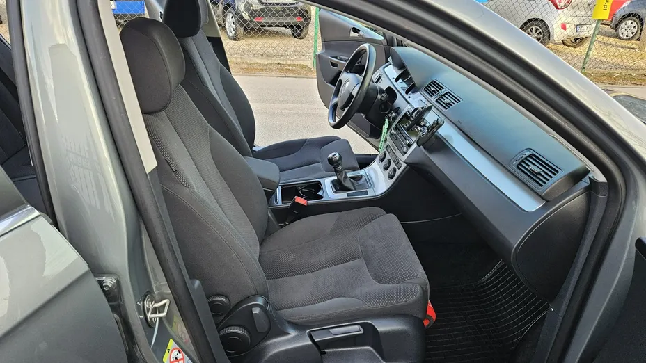 VOLKSWAGEN Passat -