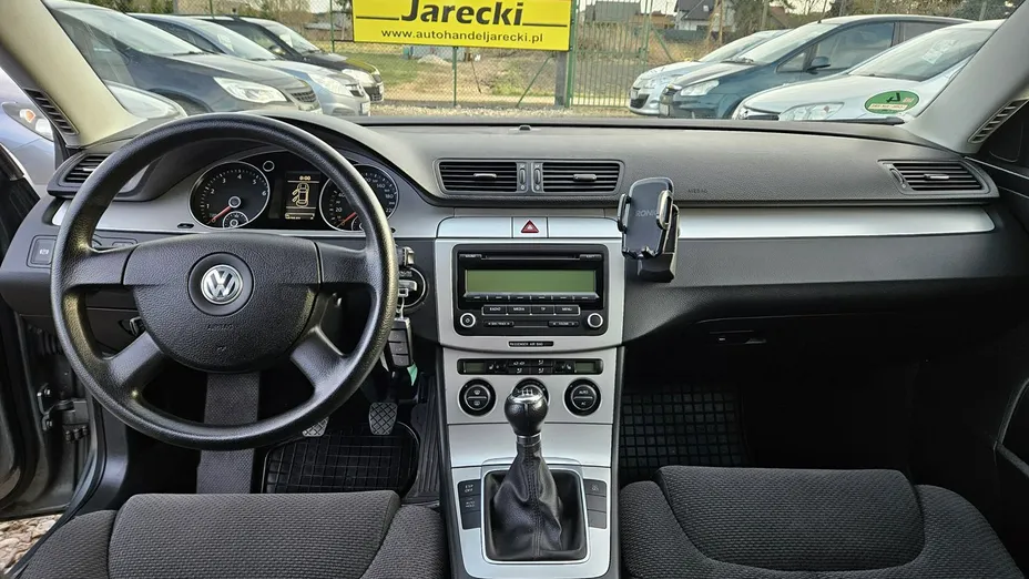 VOLKSWAGEN Passat -