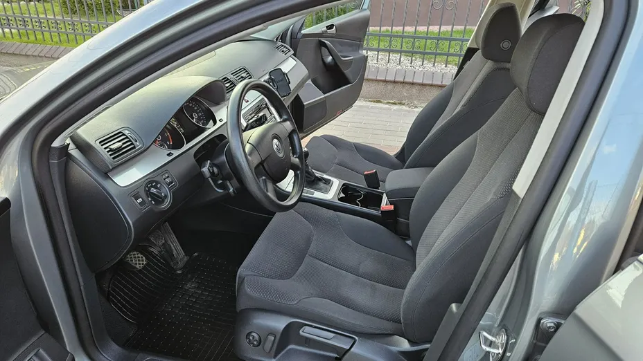 VOLKSWAGEN Passat -