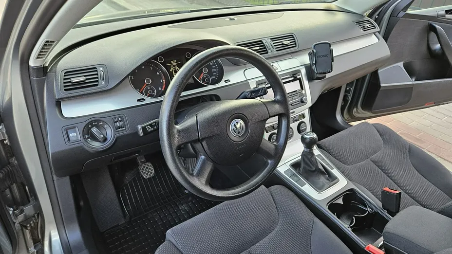 VOLKSWAGEN Passat -