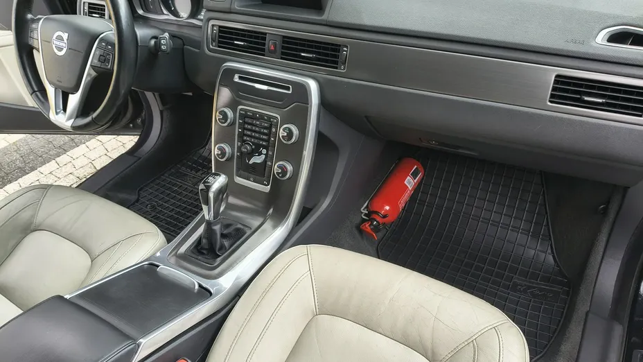 VOLVO V70 -