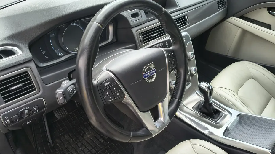 VOLVO V70 -