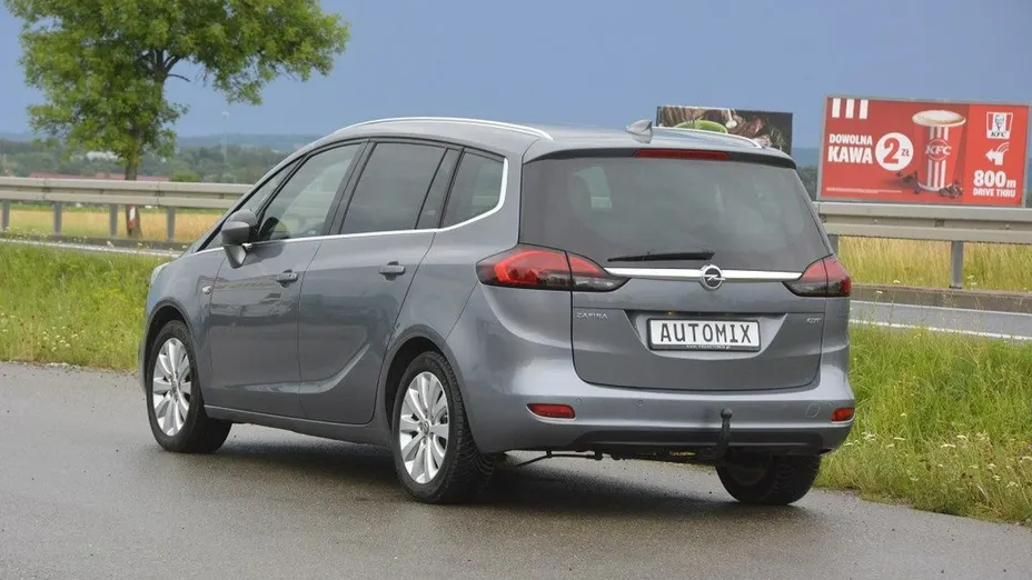 OPEL Zafira -