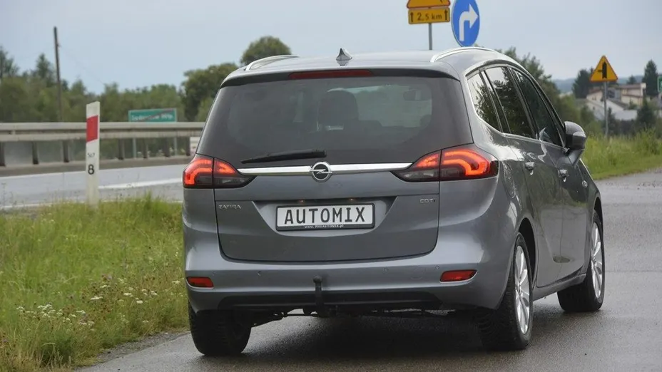 OPEL Zafira -