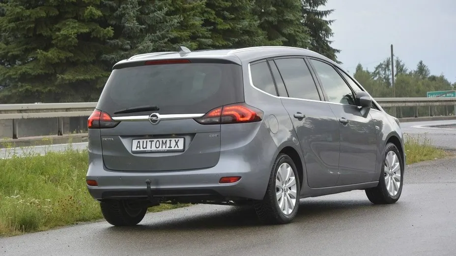 OPEL Zafira -