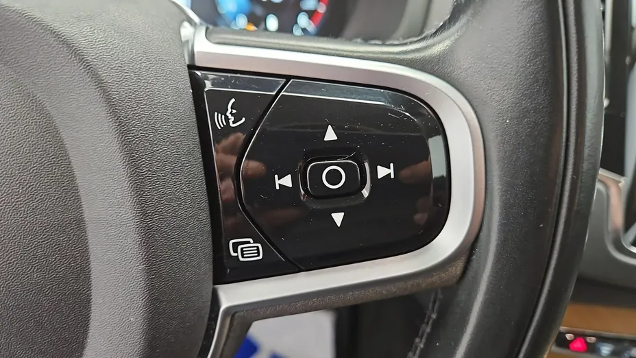 VOLVO XC90 -