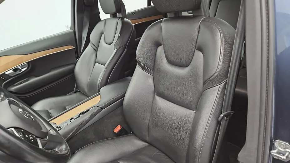 VOLVO XC90 -