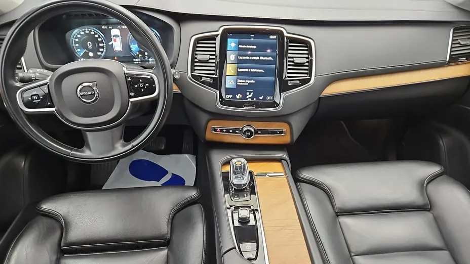 VOLVO XC90 -