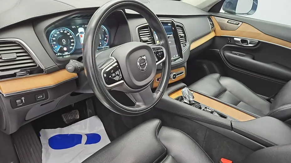 VOLVO XC90 -