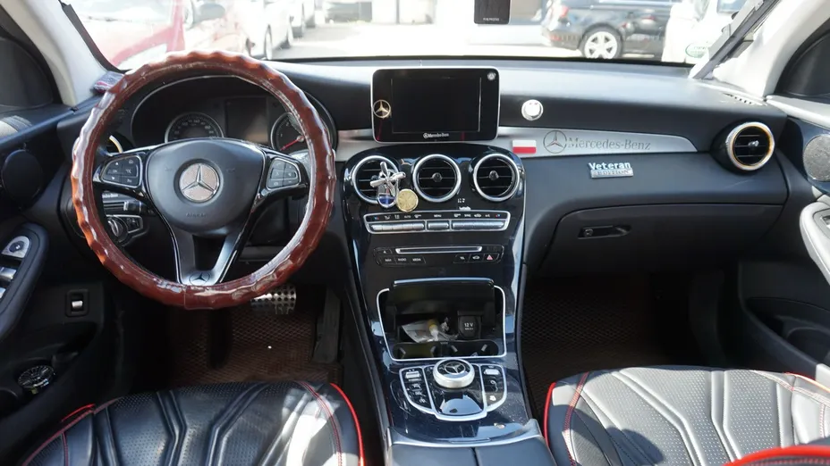 MERCEDES-BENZ GLC -