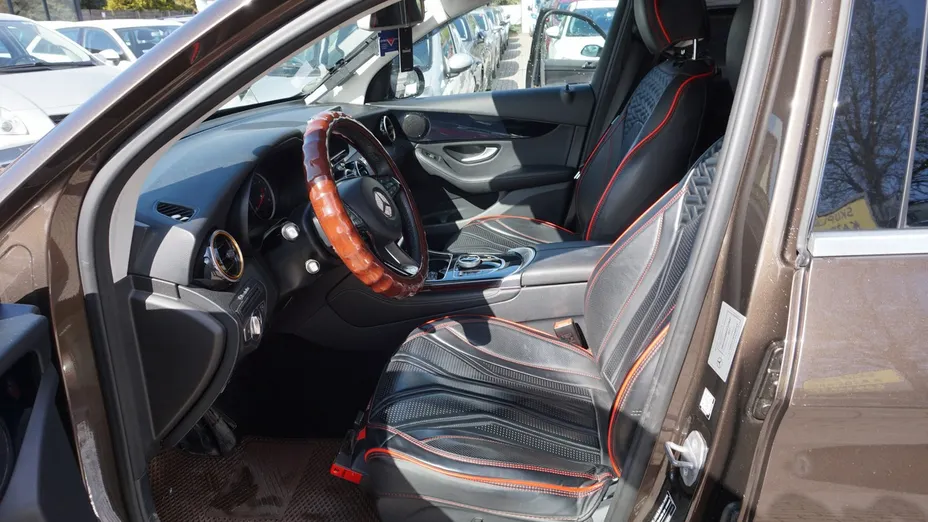 MERCEDES-BENZ GLC -